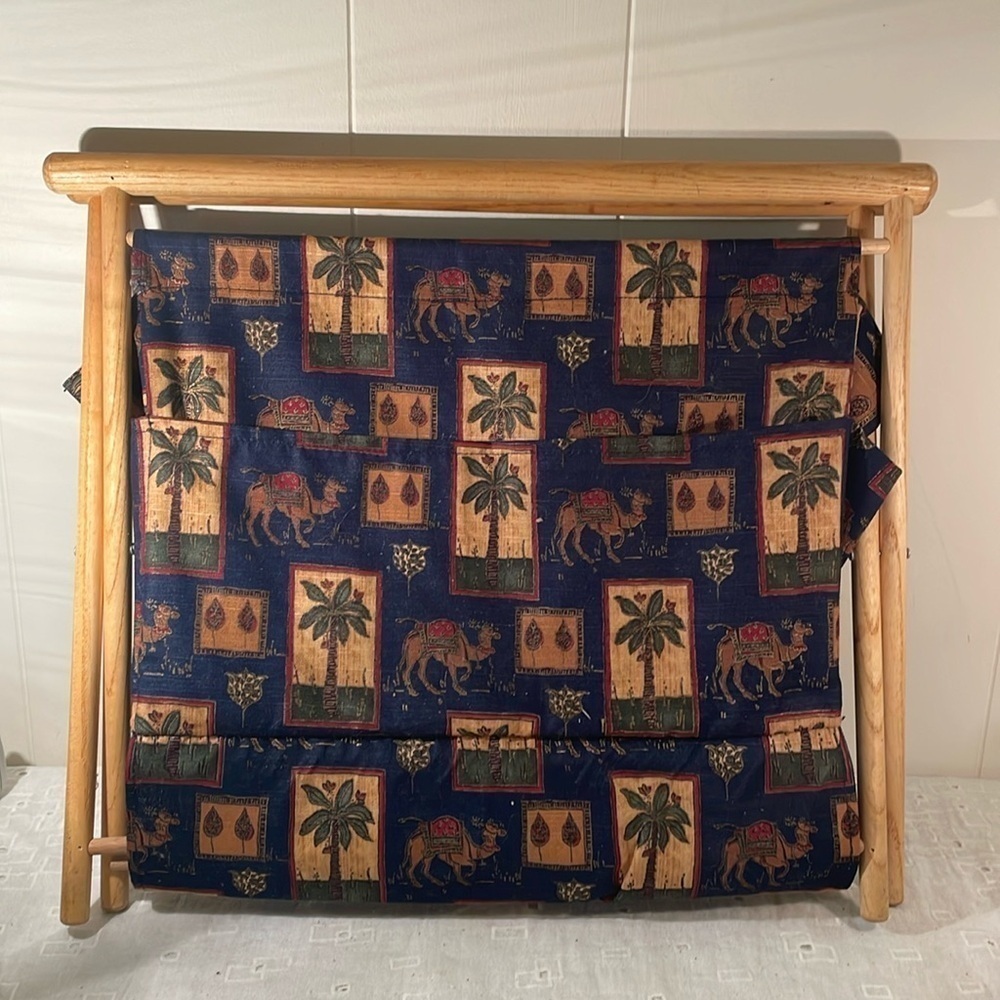Sewing Camel Ethnic Cloth Print Pocket Yarn Storage Wooden